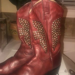 FRYE BILLY HAMMERED STUD LEATHER BOOTS 10